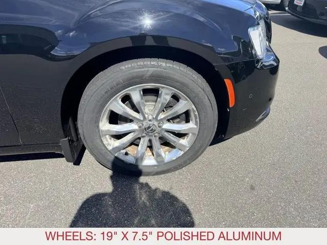 2017 Chrysler 300 AWD