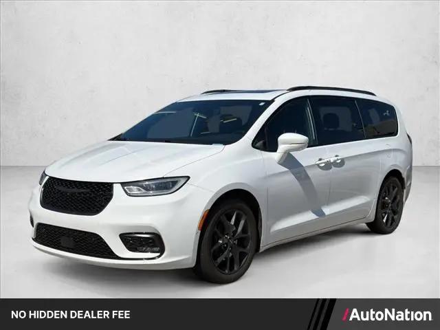 2021 Chrysler Pacifica Touring L for sale in Westlake, OH