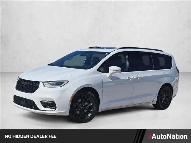 2021 Chrysler Pacifica Touring L for sale in Westlake, OH