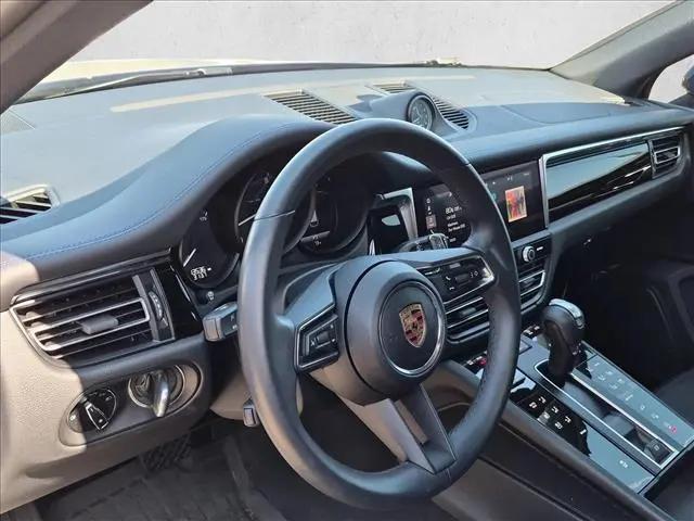 2025 Porsche Macan Macan