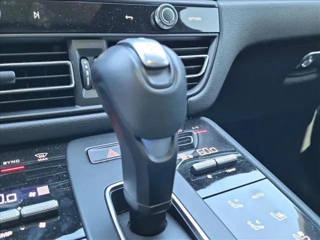2025 Porsche Macan Macan