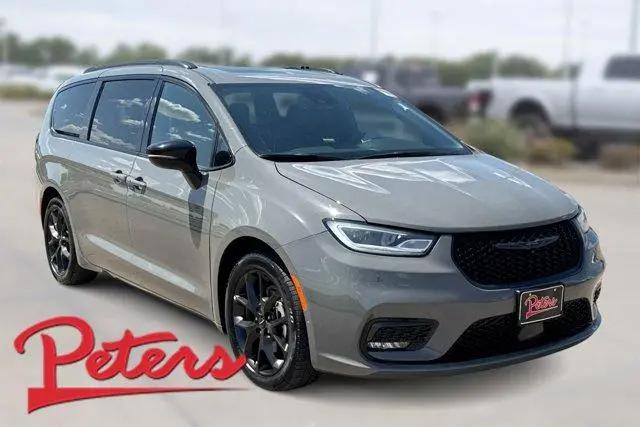 2025 Chrysler Pacifica Limited for sale in Longview, TX