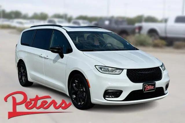 2025 Chrysler Pacifica Limited for sale in Longview, TX