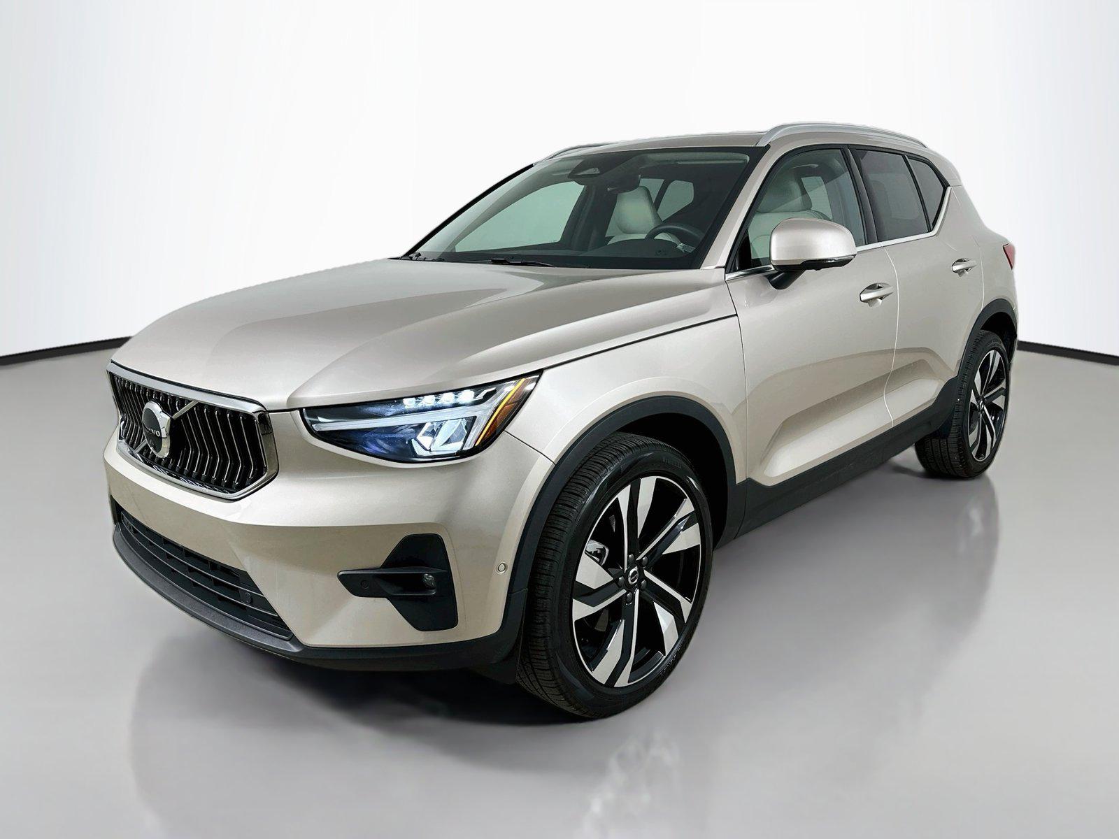 /2024 Volvo XC40