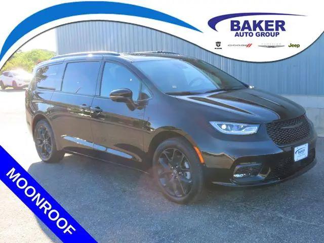 2026 Chrysler Pacifica Limited AWD for sale in Cadillac, MI