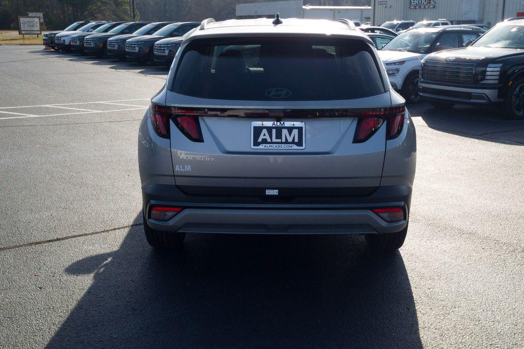 New 2026 Shimmering Silver HYUNDAI SEL Plus FWD image 6