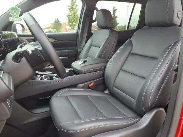 2025 Chevrolet Traverse FWD LT