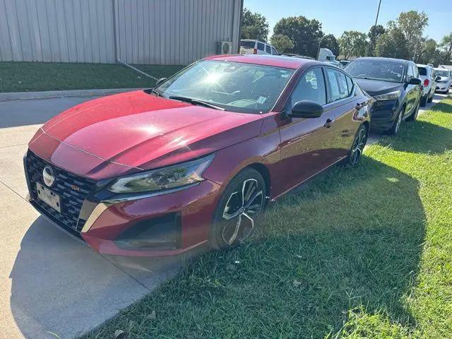 2023 Nissan Altima SR FWD for sale in Leavenworth, KS