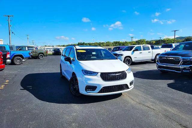 2025 Chrysler Pacifica Limited for sale near Chillicothe, OH