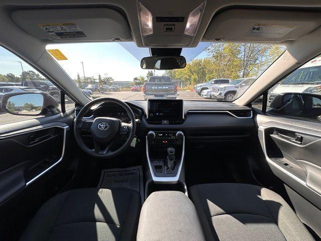 2024 Toyota RAV4 LE 2024 Toyota RAV4 LE