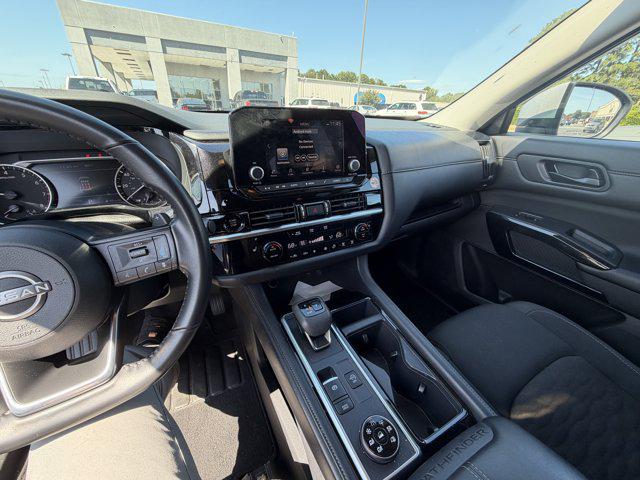2025 Nissan Pathfinder SV 4WD