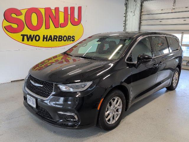2025 Chrysler Pacifica Select for sale in Two Harbors, MN