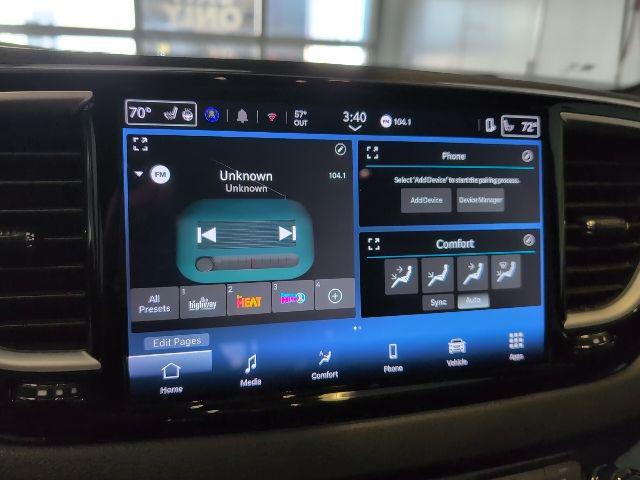 2025 Chrysler Pacifica Select