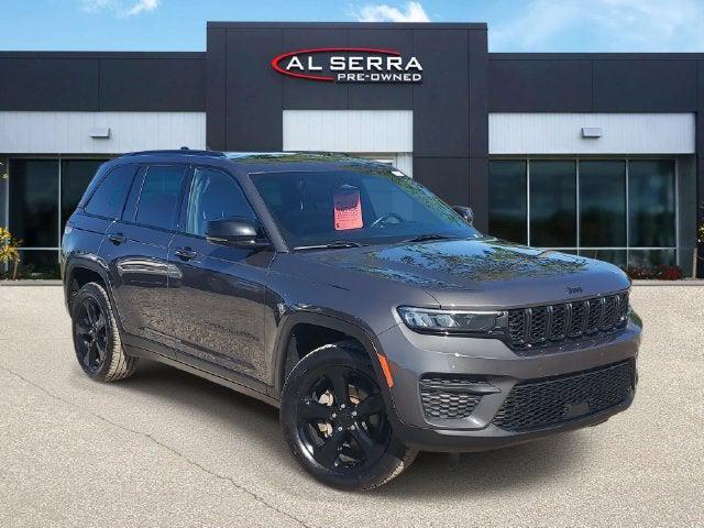 2022 Jeep Grand Cherokee Laredo for sale in Grand Blanc, MI