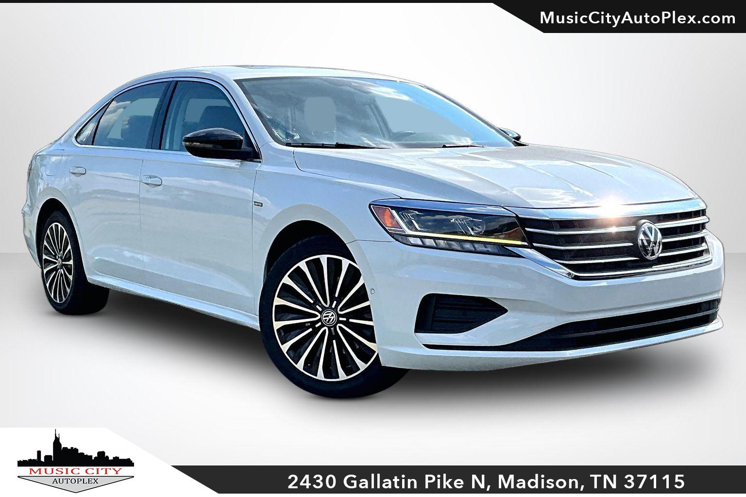 White 2022 Volkswagen Passat Sedan Front-Wheel Drive Automatic