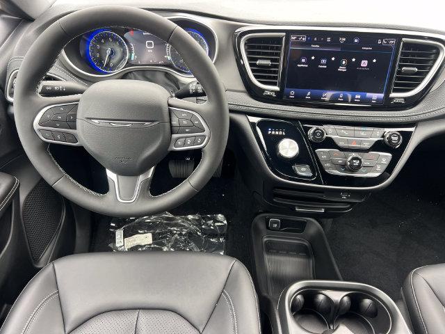 2027 Chrysler Pacifica Select AWD