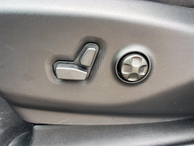 2027 Chrysler Pacifica Select AWD