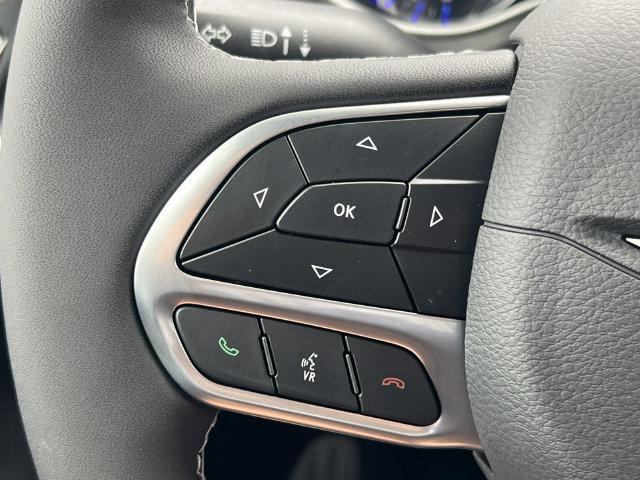 2027 Chrysler Pacifica Select AWD