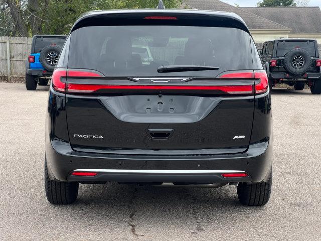2027 Chrysler Pacifica Select AWD