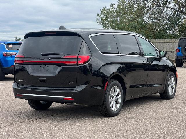 2027 Chrysler Pacifica Select AWD