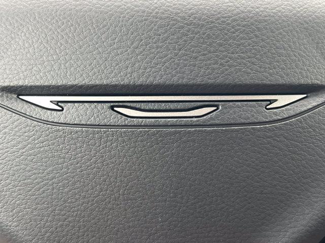 2027 Chrysler Pacifica Select AWD