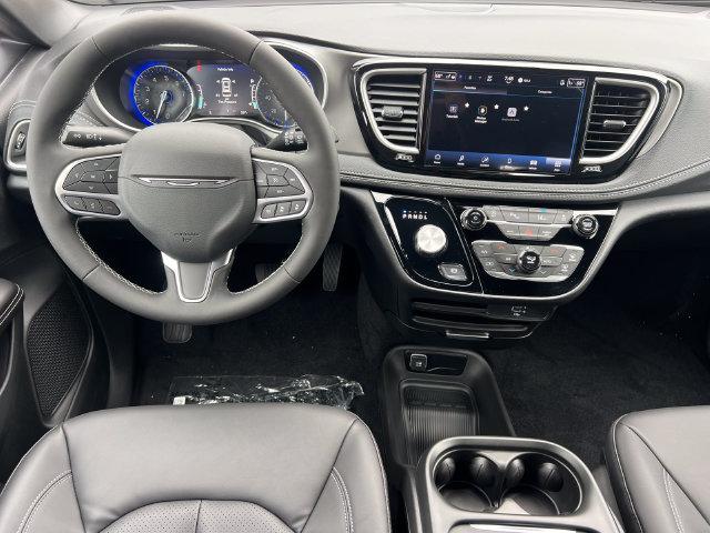 2027 Chrysler Pacifica Select AWD