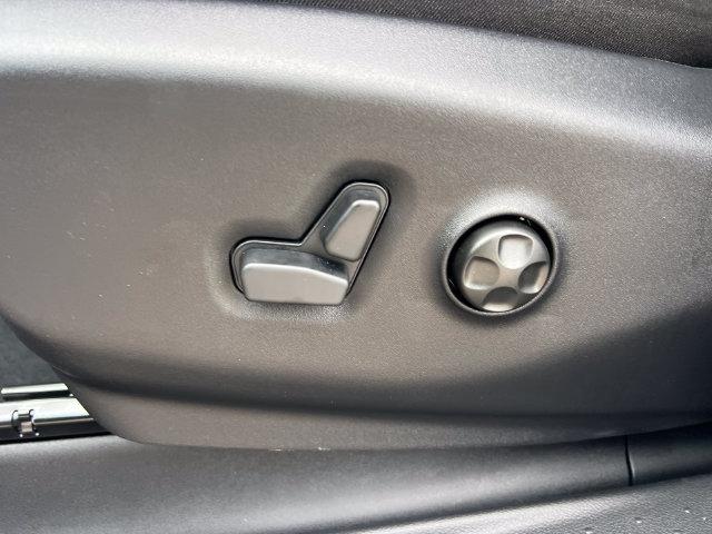 2027 Chrysler Pacifica Select AWD