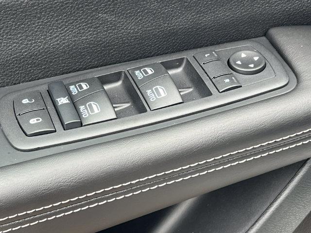 2027 Chrysler Pacifica Select AWD
