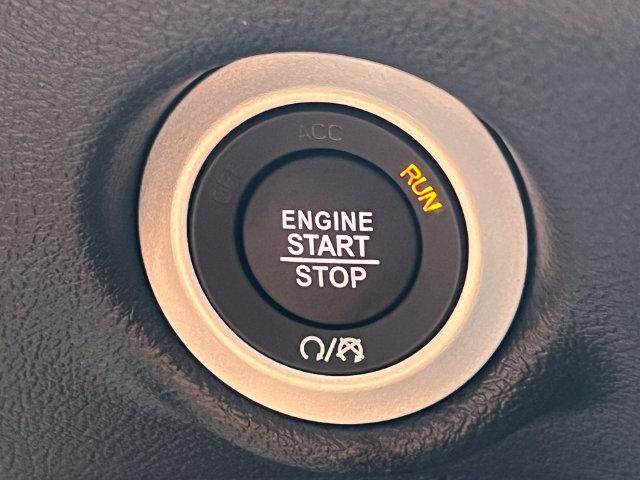 2027 Chrysler Pacifica Select AWD