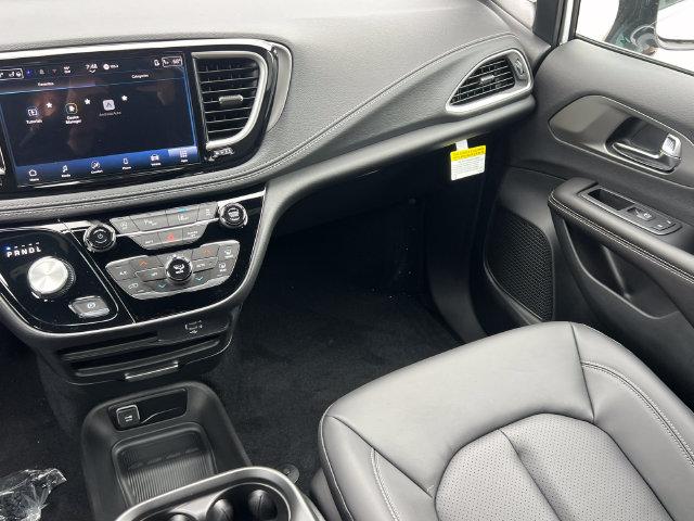2027 Chrysler Pacifica Select AWD