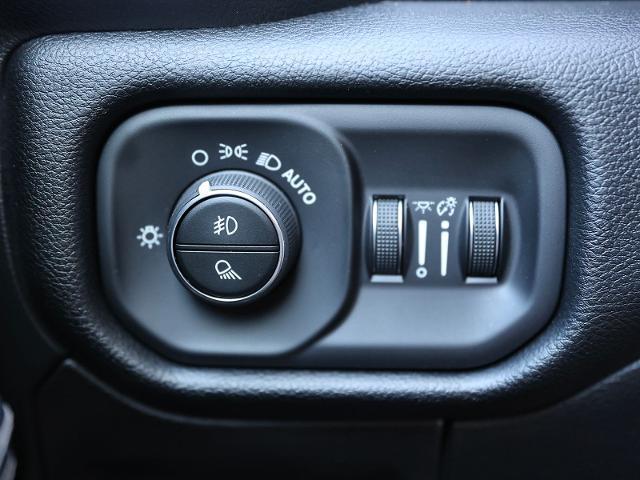 2022 Ram 1500 Laramie Crew Cab 4x4 57 Box