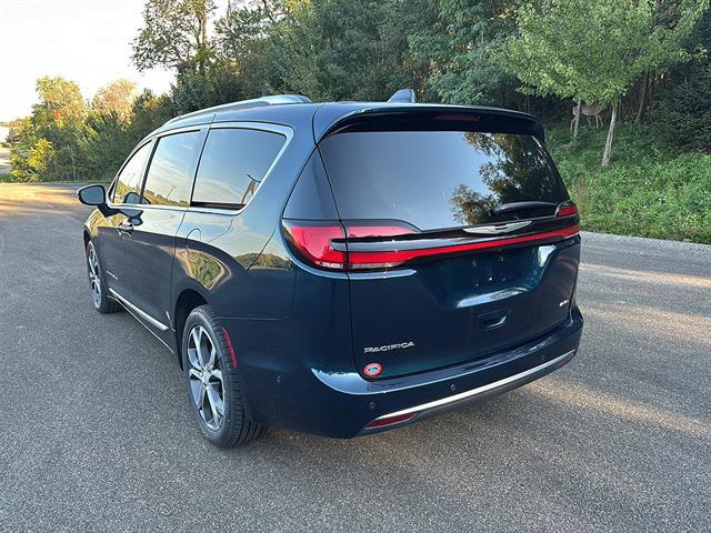 2025 Chrysler Pacifica Pinnacle AWD