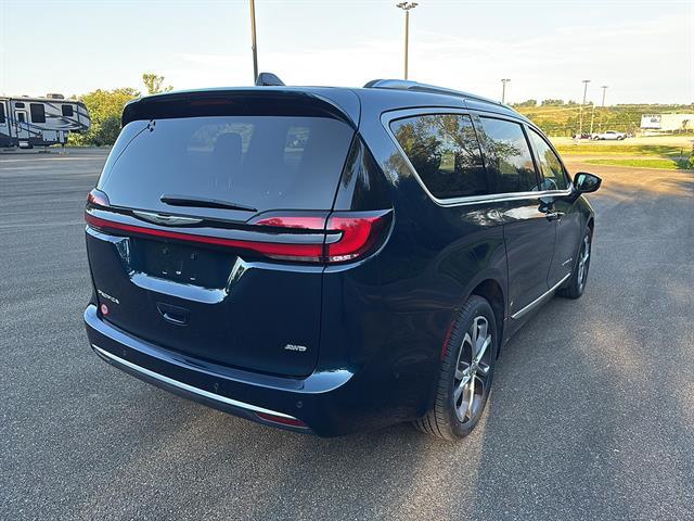 2025 Chrysler Pacifica Pinnacle AWD