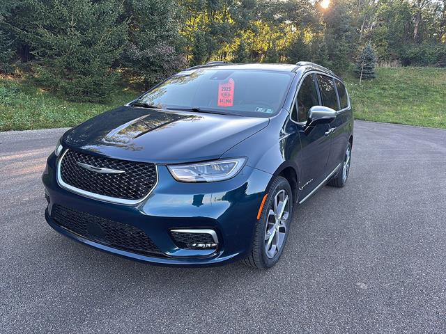 2025 Chrysler Pacifica Pinnacle AWD