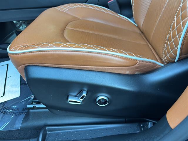 2025 Chrysler Pacifica Pinnacle AWD