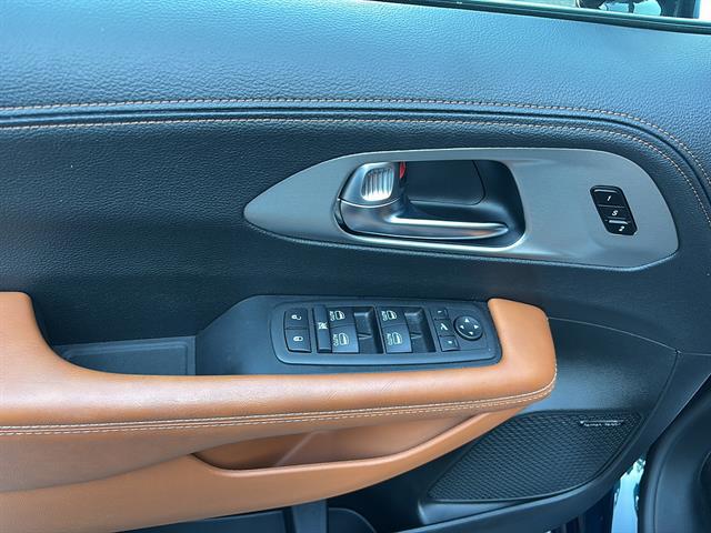 2025 Chrysler Pacifica Pinnacle AWD