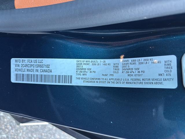 2025 Chrysler Pacifica Pinnacle AWD