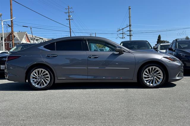 2021 Lexus ES ES 300h Luxury