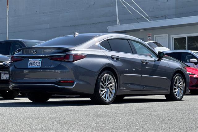2021 Lexus ES ES 300h Luxury
