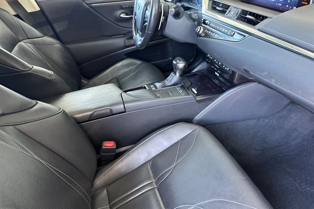 2021 Lexus ES ES 300h Luxury