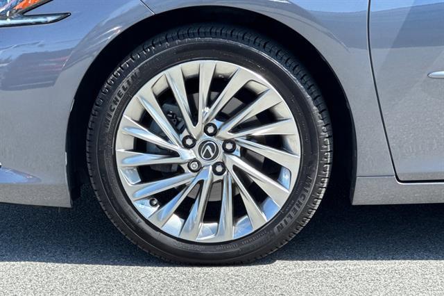 2021 Lexus ES ES 300h Luxury