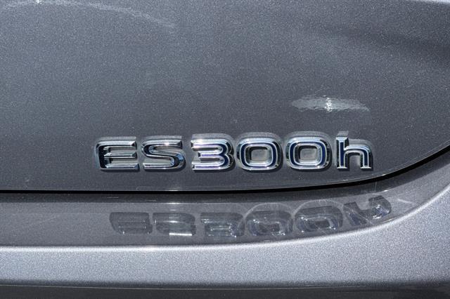 2021 Lexus ES ES 300h Luxury