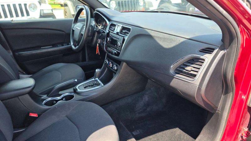 2014 Chrysler 200 LX