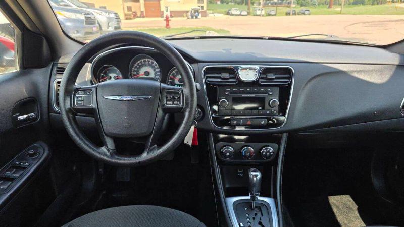 2014 Chrysler 200 LX