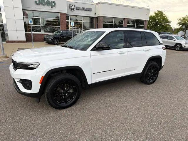 2024 Jeep Grand Cherokee Altitude 4x4 for sale in Southfield, MI