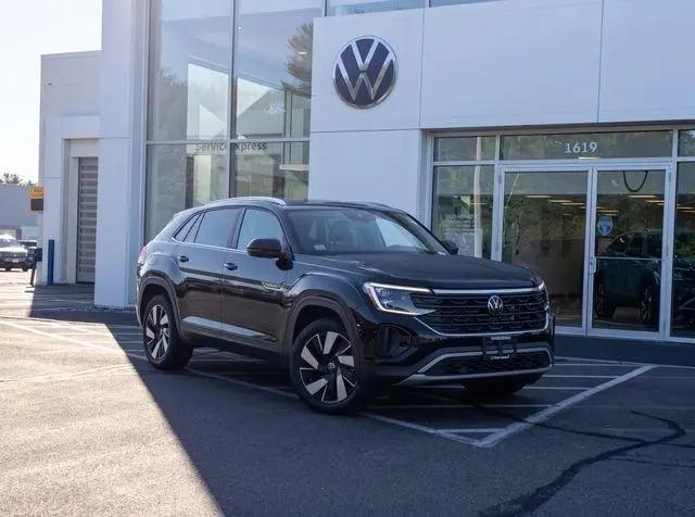 2024 Volkswagen Atlas Cross Sport 2.0T SE w/Technology for sale in Raynham, MA