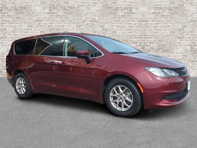 2022 Chrysler Voyager LX