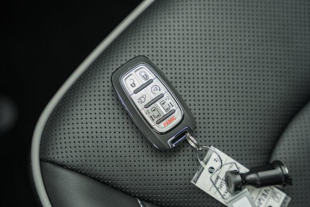2027 Chrysler Pacifica Limited