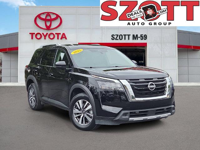 2025 Nissan Pathfinder SL 4WD for sale in Waterford, MI