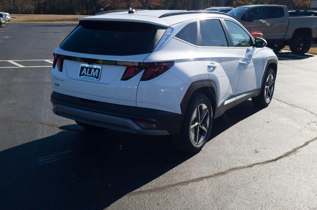 New 2026 White Pearl HYUNDAI SEL Plus FWD image 5